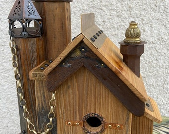 Handmade rustic birdhouse 4288