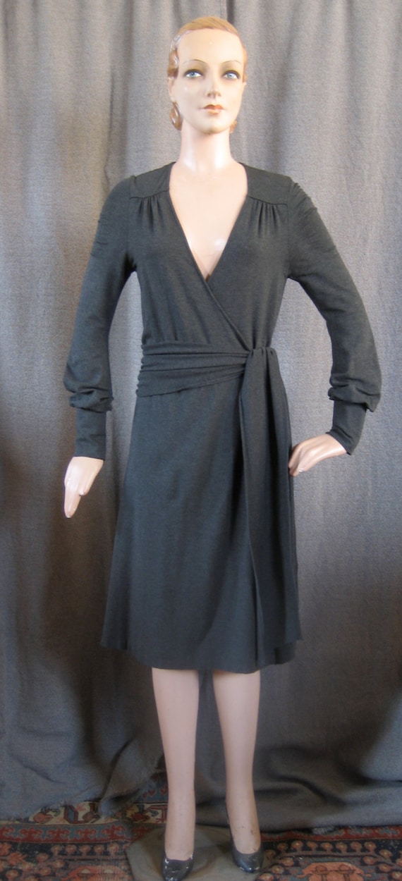 Diane von Furstenberg long sleeved charcoal jersey