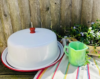 WONDERFUL Vintage 1940s Red & White Enamelware Covered Cake Tin - Classic Red and White Kitchen Decor