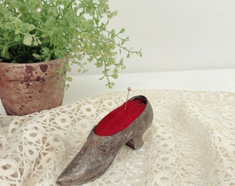 Antiqie Victorian Velvet & Metal Shoe Pincushion