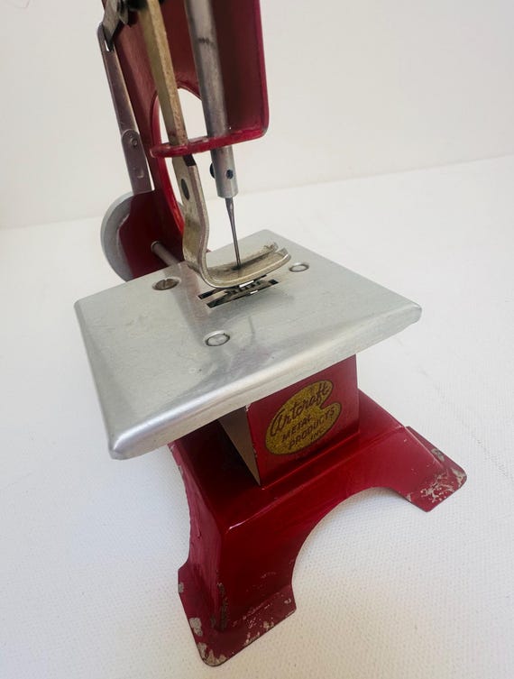 ビンテージ トイミシン リトルマザー 赤 LITTLE MOTHER スチール製 Antique Toy LITTLE MOTHER Red Sewing Machine - Vintage Sewing