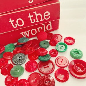 Vintage Christmas BUTTON BUNDLE 50 Red & Green Vintage Hard Plastic Buttons for Crafting and Creating