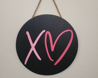 xo valentine sign, valentine sign, valentines decor, valentines day decor, fun valentines decor, valentines day, front door decor