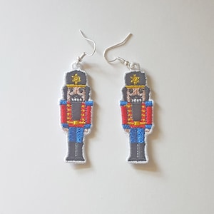 Der Nussknacker FSL Ohrringe / Embroidery Design / Schmuck DIY / In the hoop Ohrringe