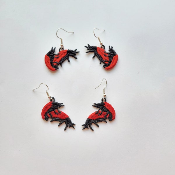 Mating Bugs FSL earrings / Embroidery Design / Love Bugs / Jewelry DIY