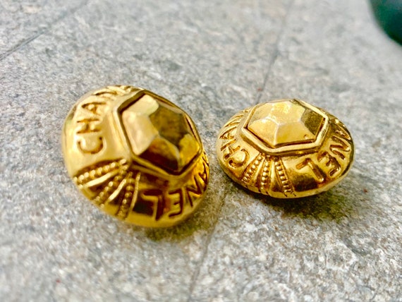 Chanel vintage gold clip earrings, authentic chane