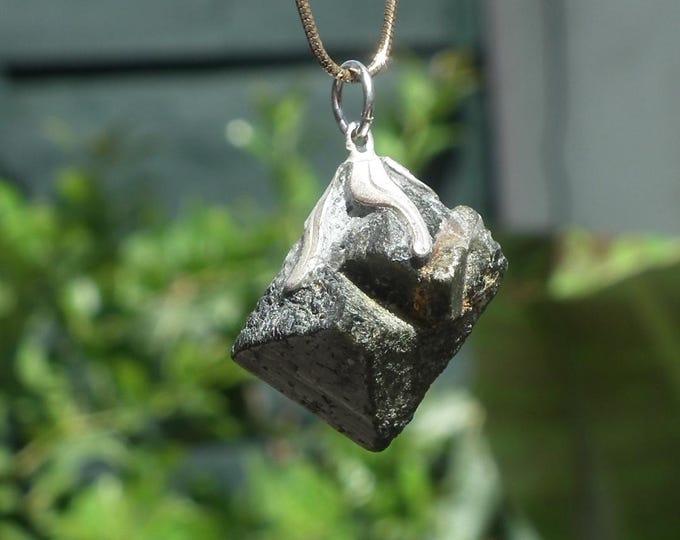 Raw epidote necklace / Epidote quartz