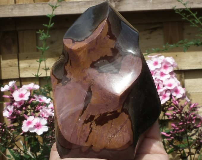 Polychrome jasper flame // Freeform // Sculpture