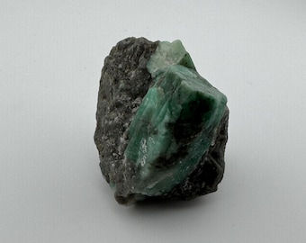 Raw Natural Emerald Crystal Rough Untreated Green Healing Birthstone Loose Stone Specimen