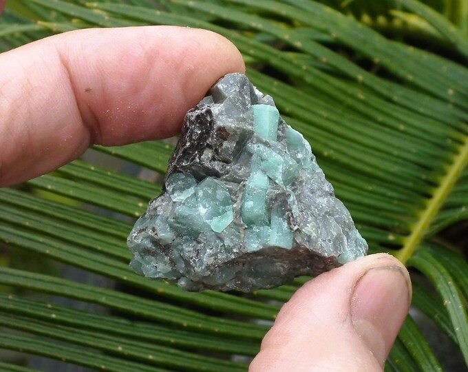 Raw emerald // Emerald crystal // Rough emerald