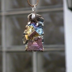 Bismuth pendant with silverplated bail