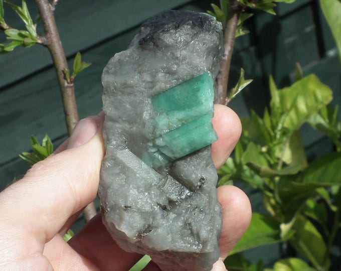 Raw emerald // Emerald crystal // Rough emerald