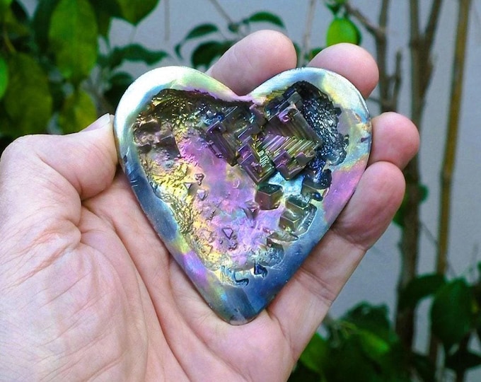Bismuth crystal Heart