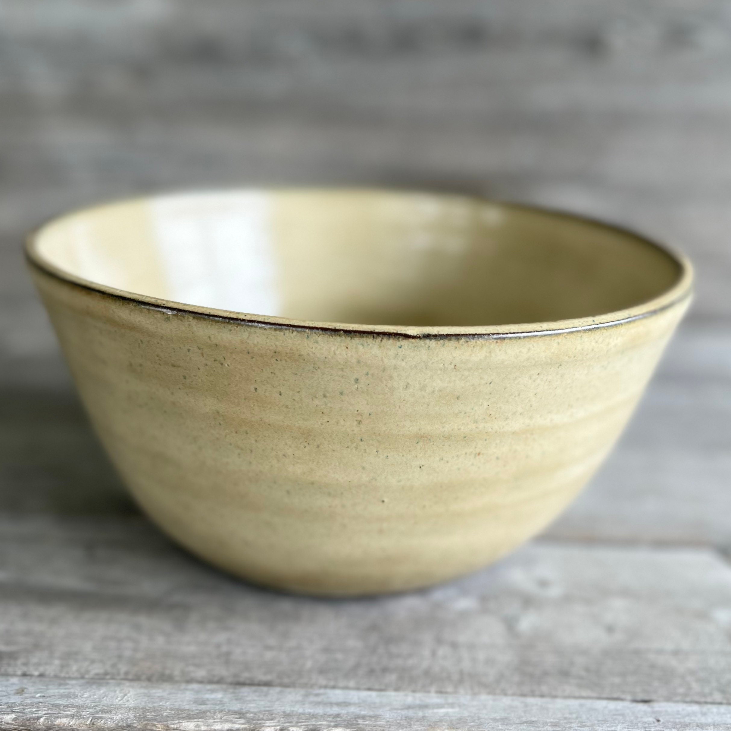 Deep Ceramic Mixing Bowl With Handle and Spout, Modern Gold or Beige  Stoneware Matcha Bowl, Large Pottery Gravy Boat 