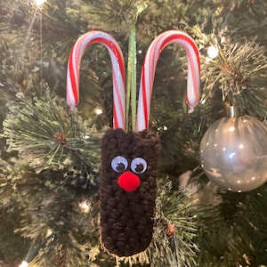 Christmas Reindeer Cane Holder, Reindeer Ornament, Crochet Reindeer Ornament, Candy Cane Holder, Xmas Reindeer Cane Holder, Tree Ornament
