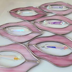 Vulva de cristal, algodón de azúcar, atrapasol de vidrio coloreado, Yoni, 6,25 pulgadas × 3,25 pulgadas imagen 6