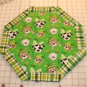 St. Patrick&#39;s Day, Dogs, Table Runner, Table Topper,14 1/2  &quot; X 15 &quot; with batting