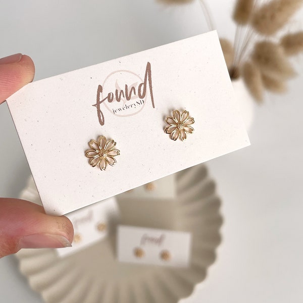 Gold Daisy Flower Studs Earrings | 18k Gold Plated earrings, simple, minimal jewelry, everyday wear, capsule wardrobe, hypoallergenic