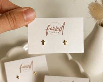 Pendientes de botón con cruz en miniatura chapados en oro: Joyería minimalista