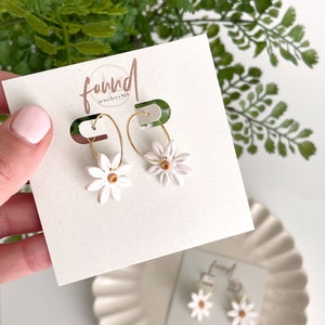Daisy Hoop Earrings Polymer Clay Earrings, 18k gold hoop, spring flower, garden, white flower Small