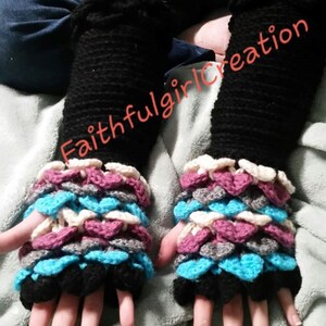 Made to Order: Crocodile Stitch Fingerless Gloves