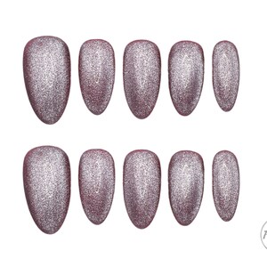 Press on nails, designer press on nails, velvet nails, cat eye nails, magnetic nails,