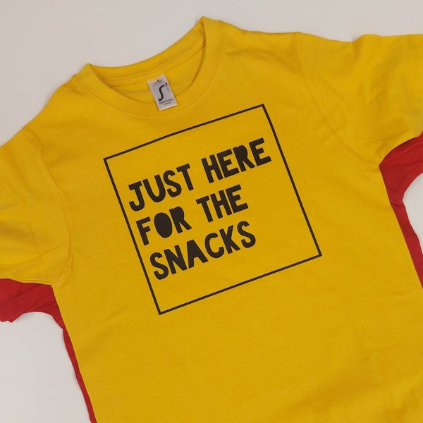 Camiseta con gráfico para niños Just Here For The Snacks / Camiseta con eslogan / Camiseta con cita divertida para niños / Camiseta unisex para niños pequeños