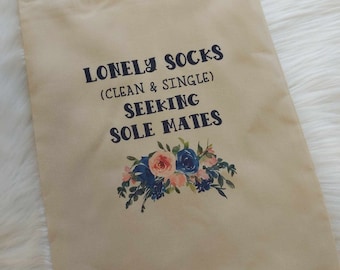 Odd Socks Storage Bag | Laundry Bag | Lonely Socks Seeking Sole Mates Drawstring Bag | Novelty Gift