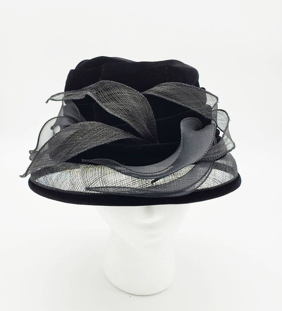 Marzi Beehive Hat in Black | Vintage | Handmade i… - image 1