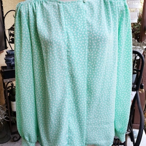 Vintage Top | Mint Green & White Blouse | Size XL | Button Down Pastel Light and Flowy | Shoulder Pads