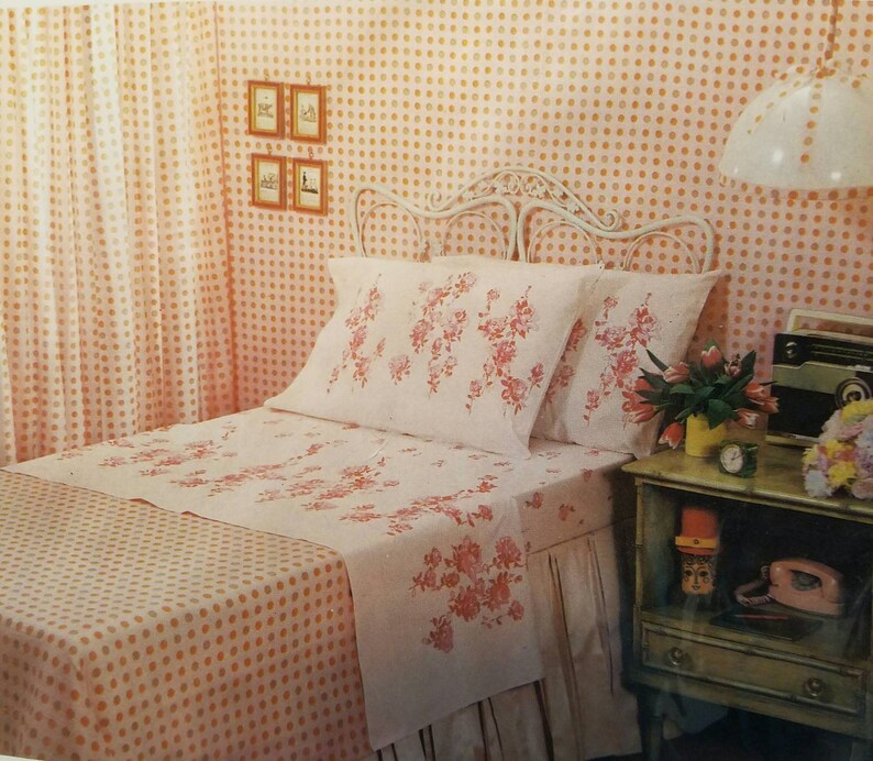 Absolutely Beautiful Vintage FullDouble Sheet Set Includes Flat Complete Set Fitted and Two Pillowcases. Brand New