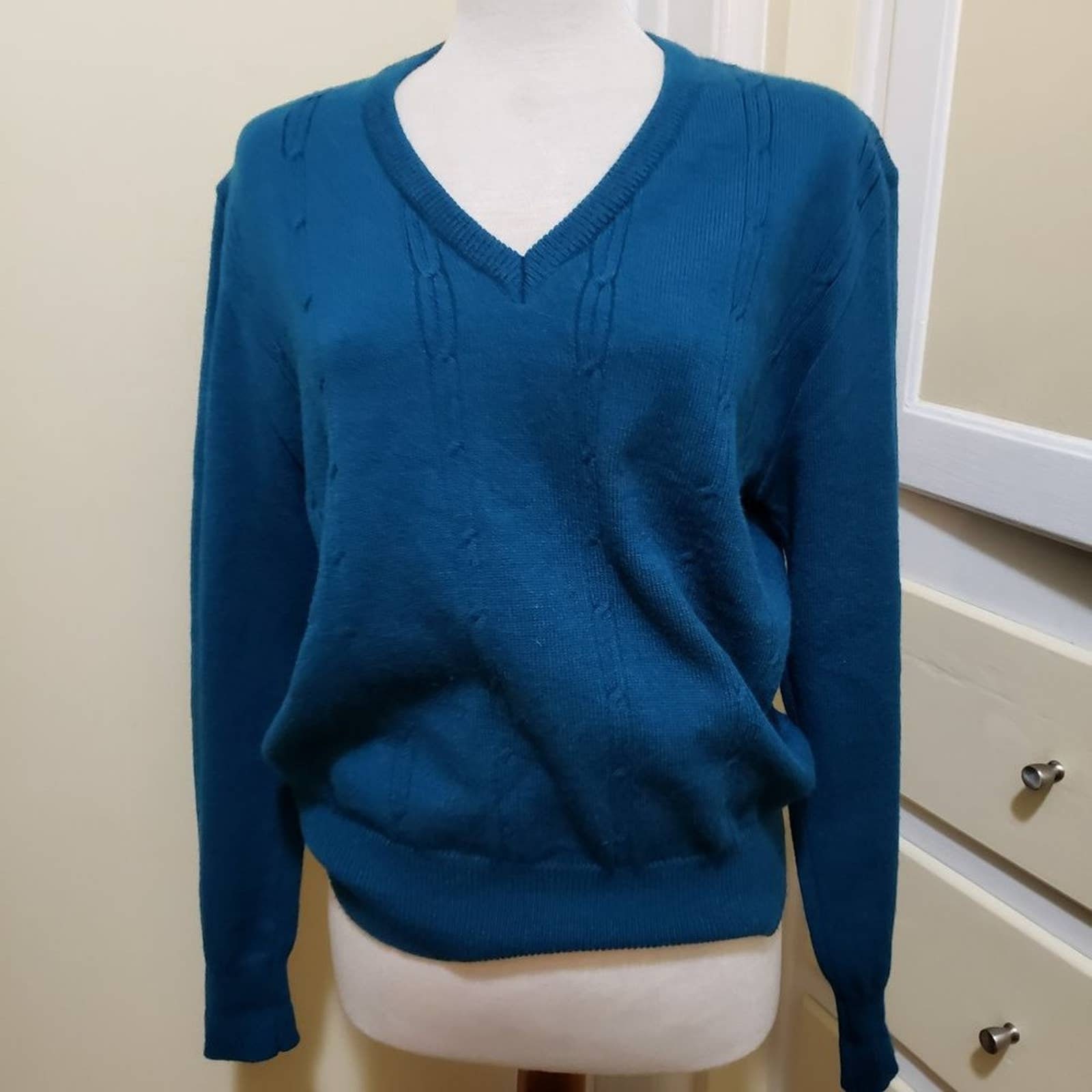 Vintage V-neck Sweater Rich Blue by 