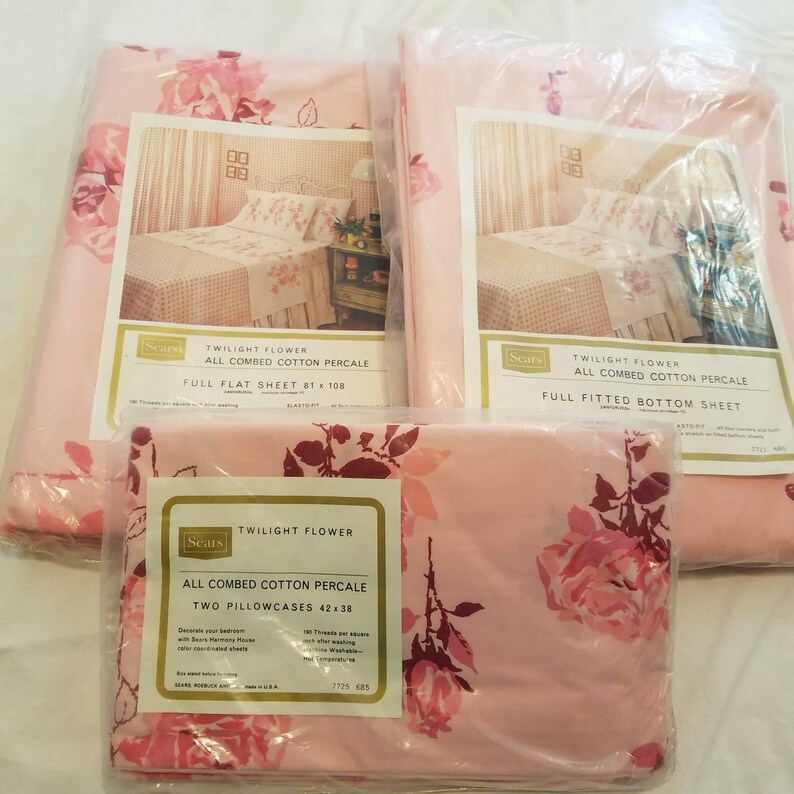 Absolutely Beautiful Vintage FullDouble Sheet Set Includes Flat Complete Set Fitted and Two Pillowcases. Brand New