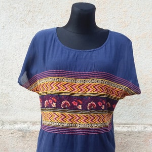 Top chemisier de femmes brodé d’été, manches courtes blouse de coton, broderie blouse, chemisier boho, blouse kimono, blouse Vintage Europe S/M
