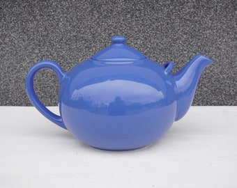 Bule de cerâmica azul vintage. Bule de cerâmica grande. Máquina de chá azul, bule de café. Cerâmica vintage azul. Decoração retrô de cozinha