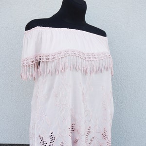 Top grande de hombro abierto de verano para mujer, blusa bordada, camisa de verano arrugada, blusa de hombro abierto, top de mujer Vintage