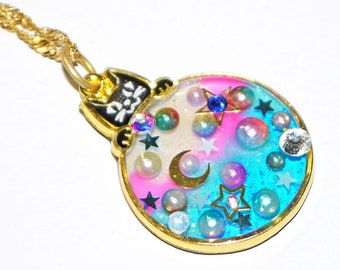 Collier cat, collier en résine, collier pendentif, collier modèle unique, collier japonais, collier kawaii, collier swarovski