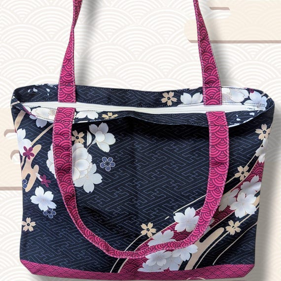 日本の花柄生地バッグ - かわいくてカラフルなトートバッグ。本 日本の花柄生地バッグ - かわいくてカラフルなトートバッグ。本