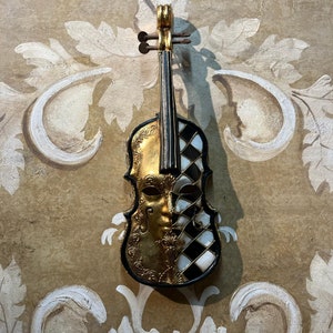 Maschera di Venezia, Violino veneziano, Maschera originale fatta a mano