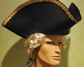 Tricorno nero con passamaneria - Cappello storico da uomo in lana, riccamente decorato - Cappello per costum da pirata Cap08