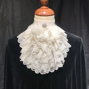 Jabot Veneziano,Jabot in Pizzo Cucito a Mano