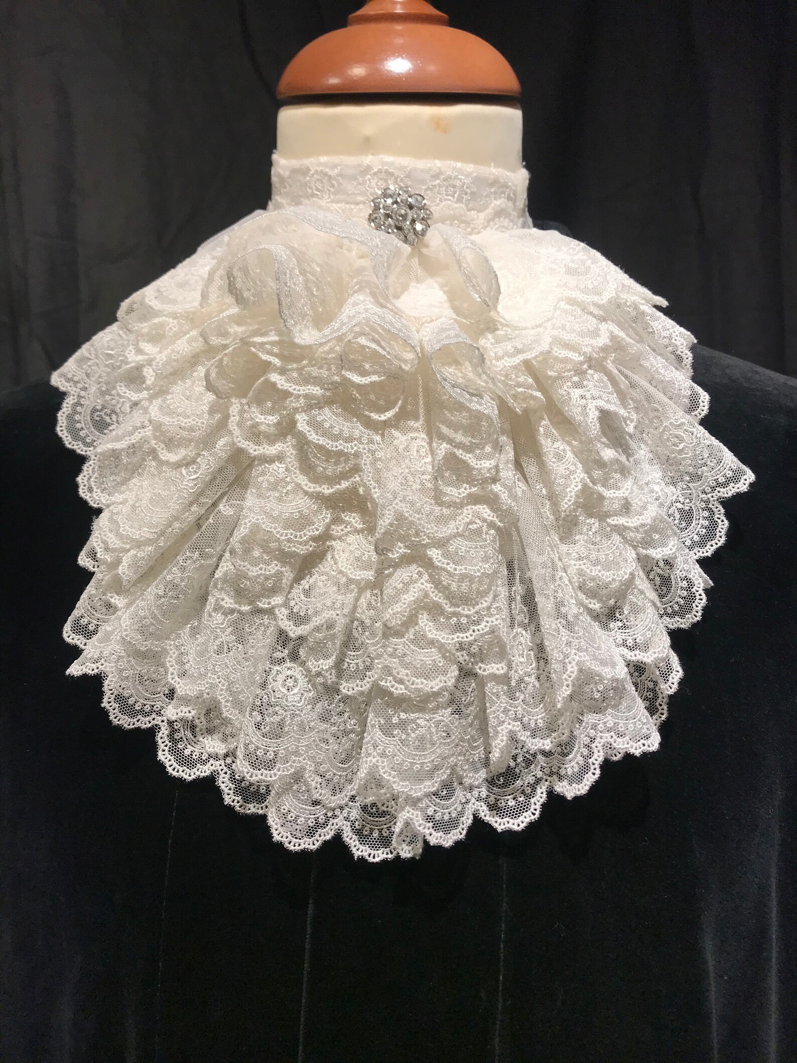 Jabot Inha Jabot Veneziano,jabot in Pizzo Cucito a Mano - Etsy