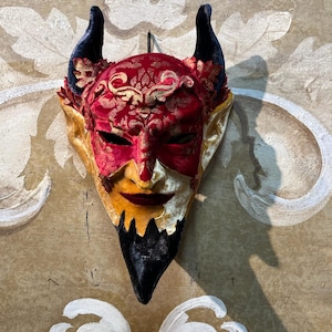 Venetiaans masker, fluweel geschilderd duivelsmasker, origineel Venetië masker
