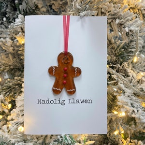 Carte en verre fusionné bonhomme en pain d'épice Nadolig Llawen (gallois pour un joyeux Noël) - intérieur vierge - avec souvenir amovible - période des fêtes