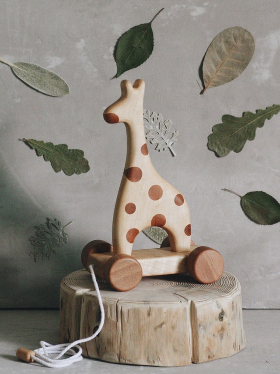 wooden giraffe pull toy
