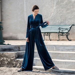 Wide Leg Long Velvet Jumpsuit Women Wrap Jumpsuit Long Sleeves Velvet Romper Loose Jumpsuit with Belt Women Overalls Plus Size Clothing R58