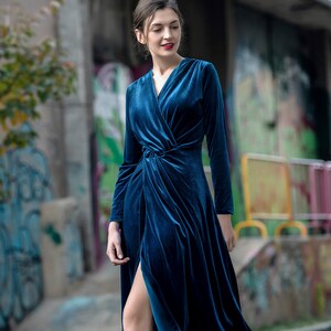 Half Sleeve V-neck Velvet Dress With Slit Ink Blue main image 1