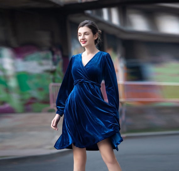 Velvet cocktail dress for weddings