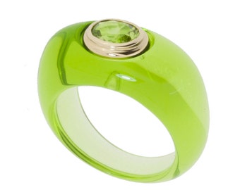 Resin ring peridot