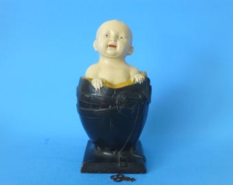 Seltene Blei “Baby im Ei” Still Bank 1920